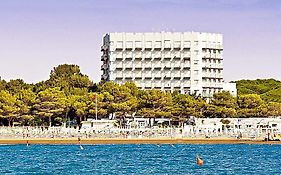 International Beach Hotel